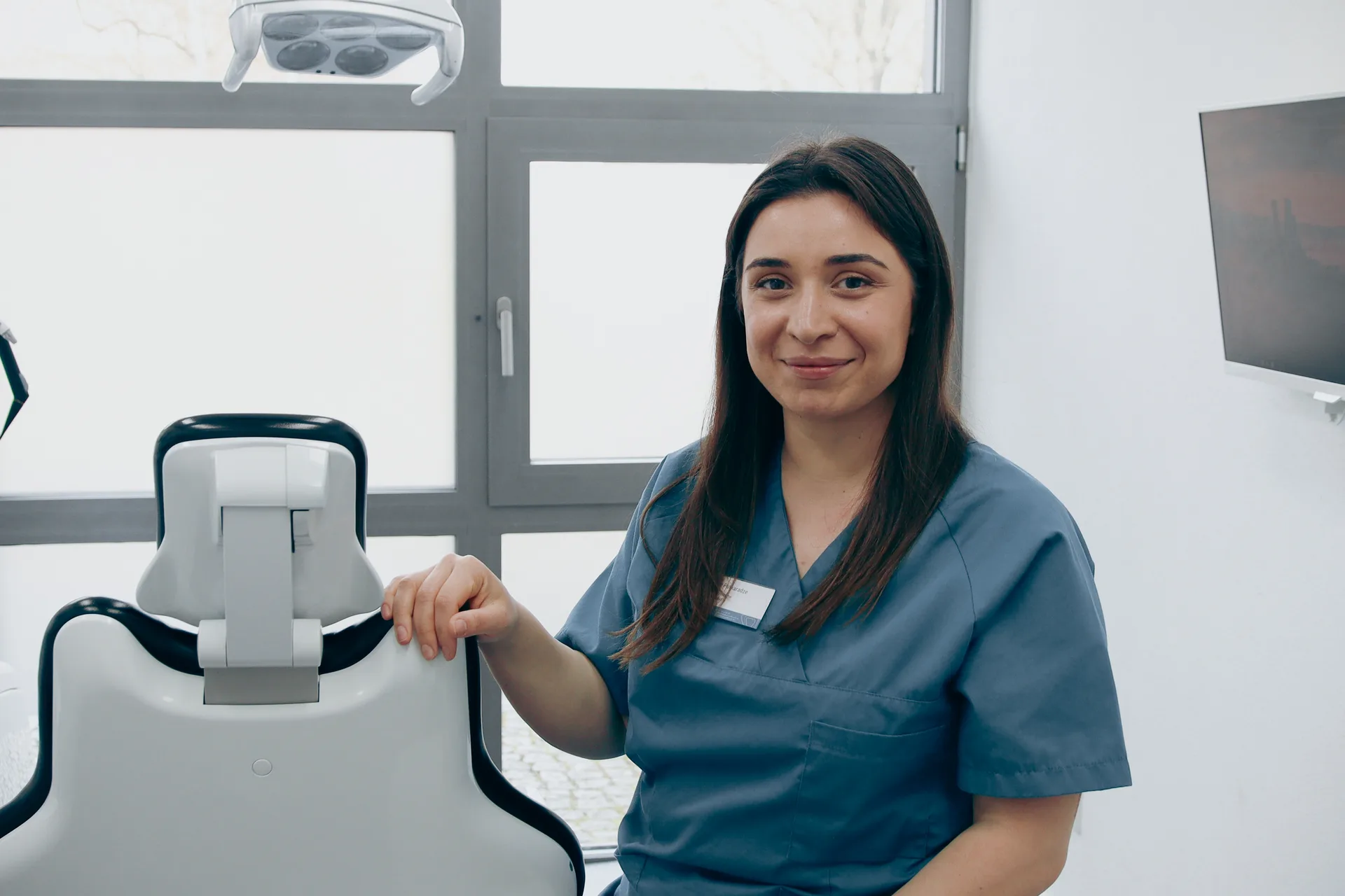 Salome Putkaradze, Prophylaxe Zahnarztpraxis Wolfbusch Stuttgart