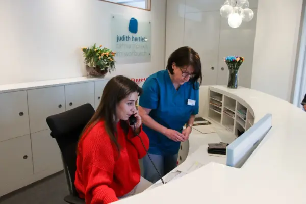 Termin vereinbaren in der Zahnarztpraxis im Wolfbusch Stuttgart